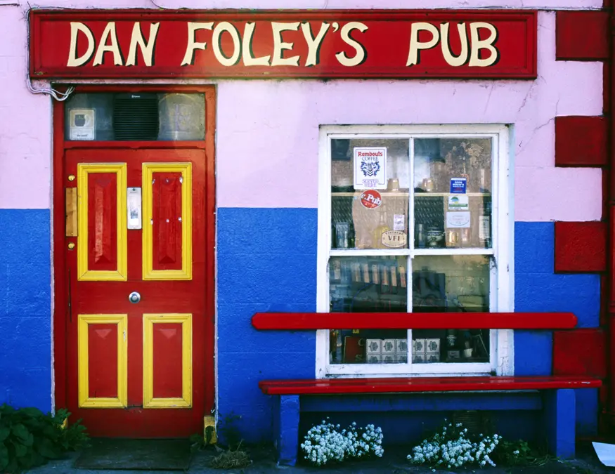 A colorful Irish pub on the Dingle Peninsula.