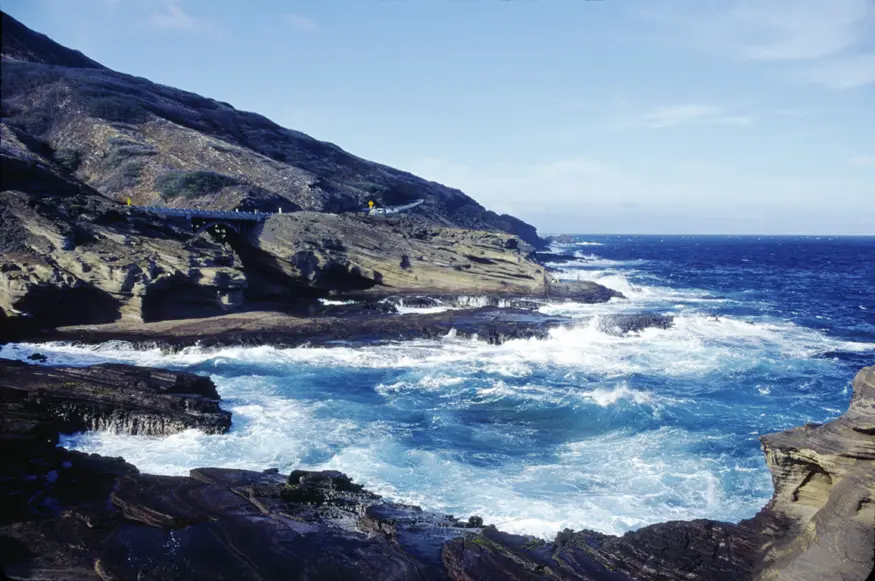 Waves crashing in the Lanai lookout, Oahu, Hawaii.